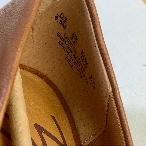 NIB - ZODIAC "Hills" Leather Flats (6) - Picture 4 of 4